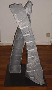 Skulptur "zu zweit" aus Bardiglio von Peter Rosenzweig